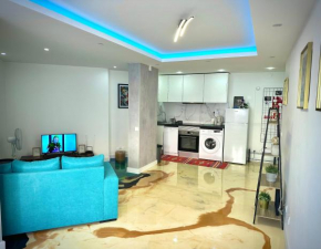 Sea view apartment & 4 minutes walk to the beach
